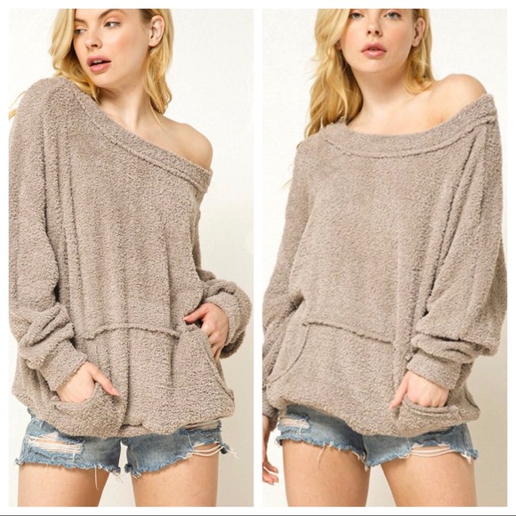 So soft Kangaroo pocket loose fit top - Picture 4 of 5